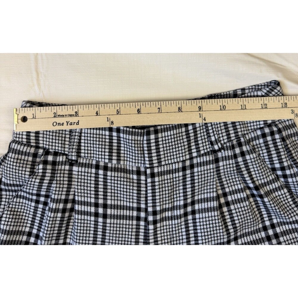 Abercrombie & Fitch Black & White Plaid Cropped Pants, XS - Picture 8 of 11